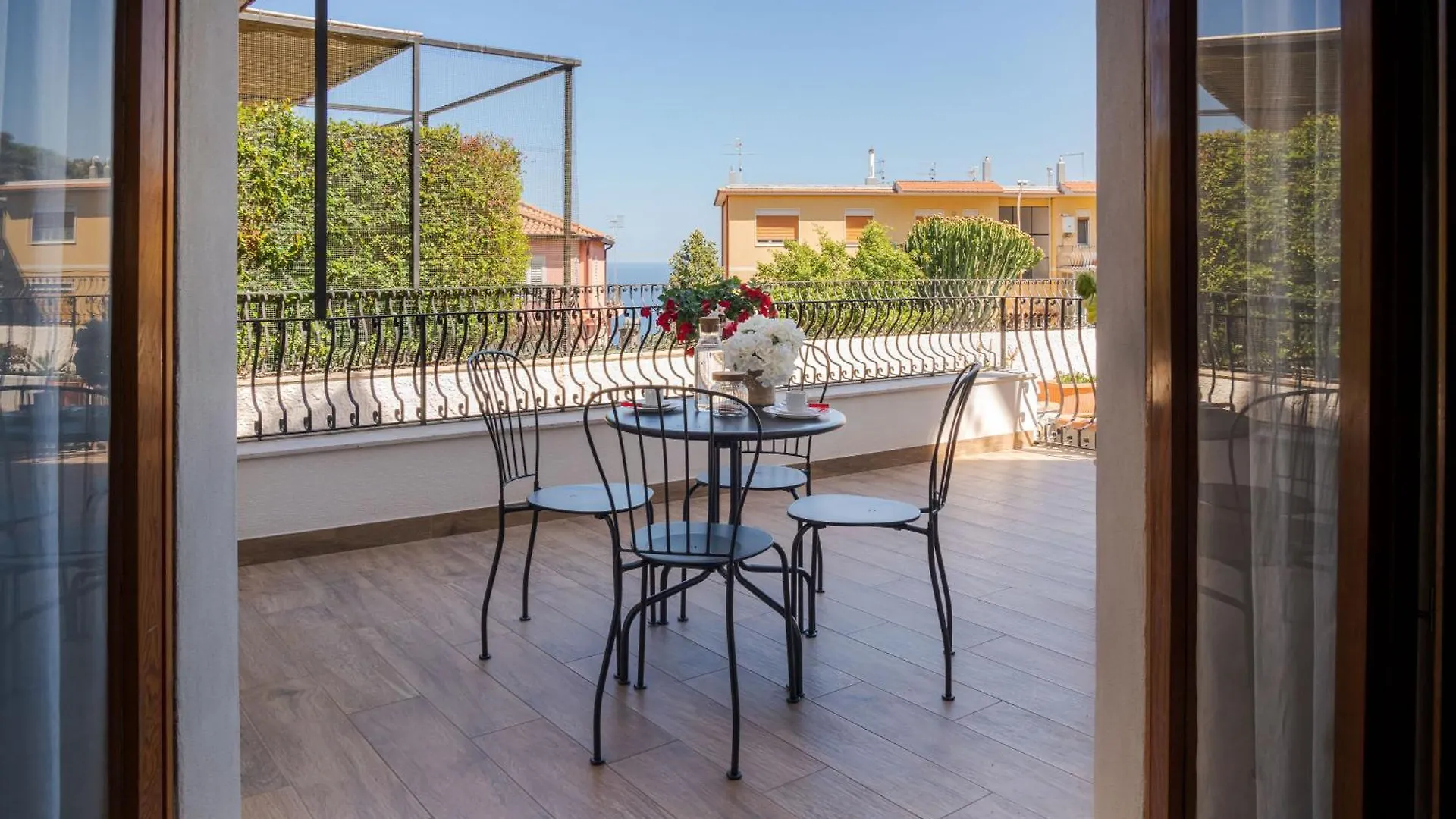 La Maison De Clotilde تاورمينا