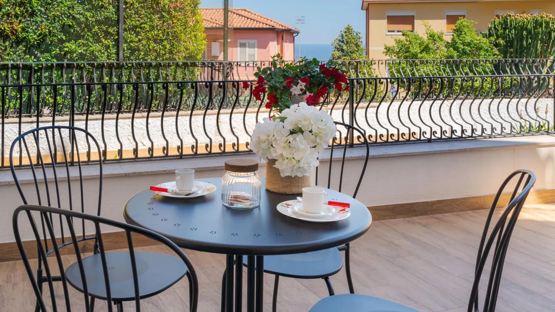 La Maison De Clotilde تاورمينا 0*,