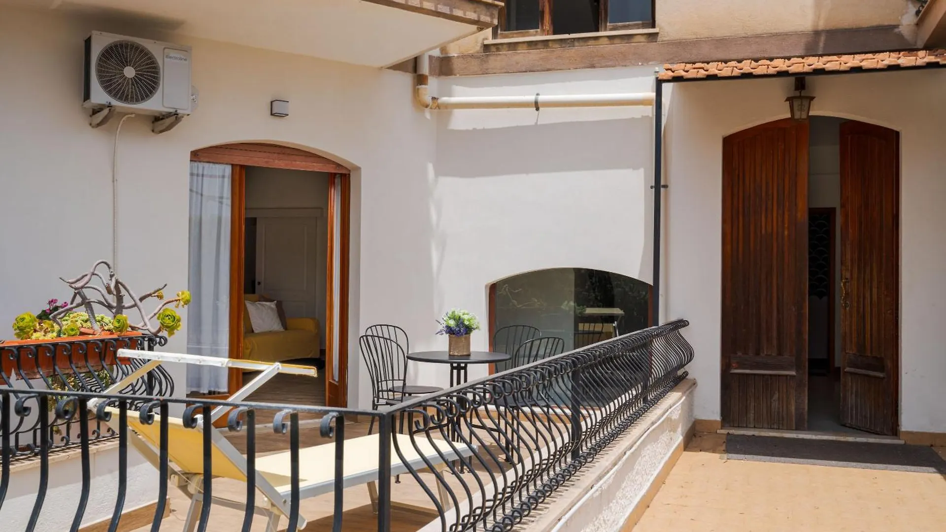 شقة La Maison De Clotilde تاورمينا