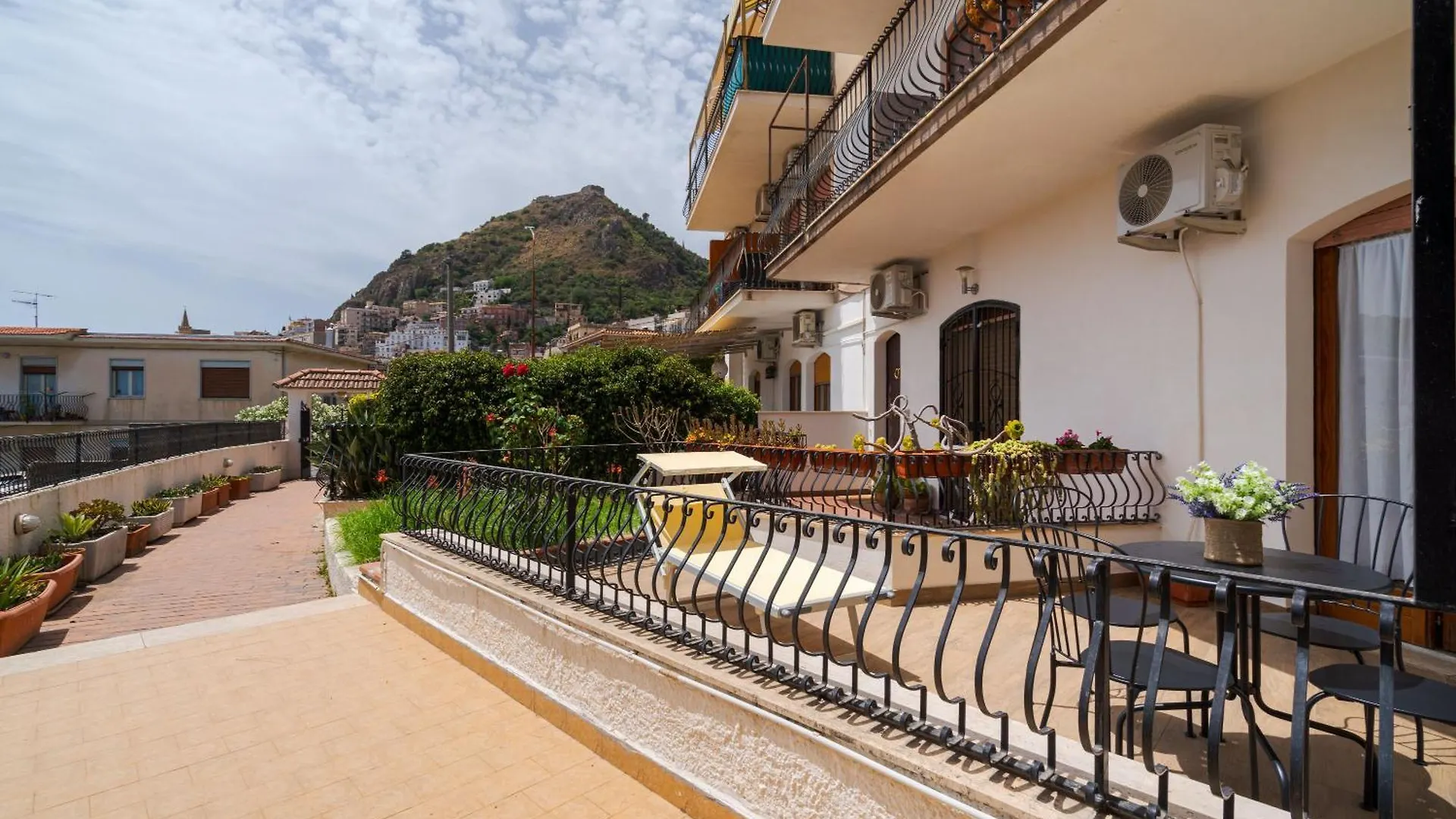 La Maison De Clotilde تاورمينا إيطاليا