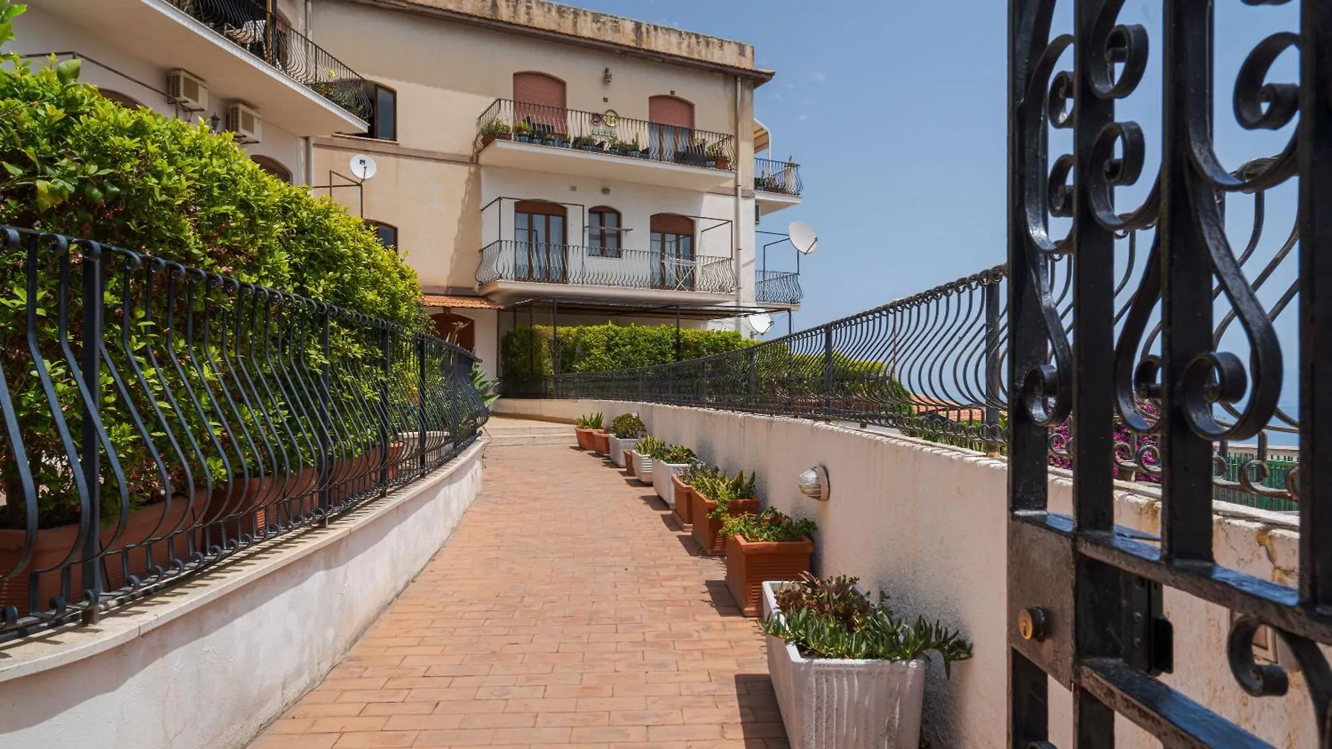 La Maison De Clotilde تاورمينا شقة